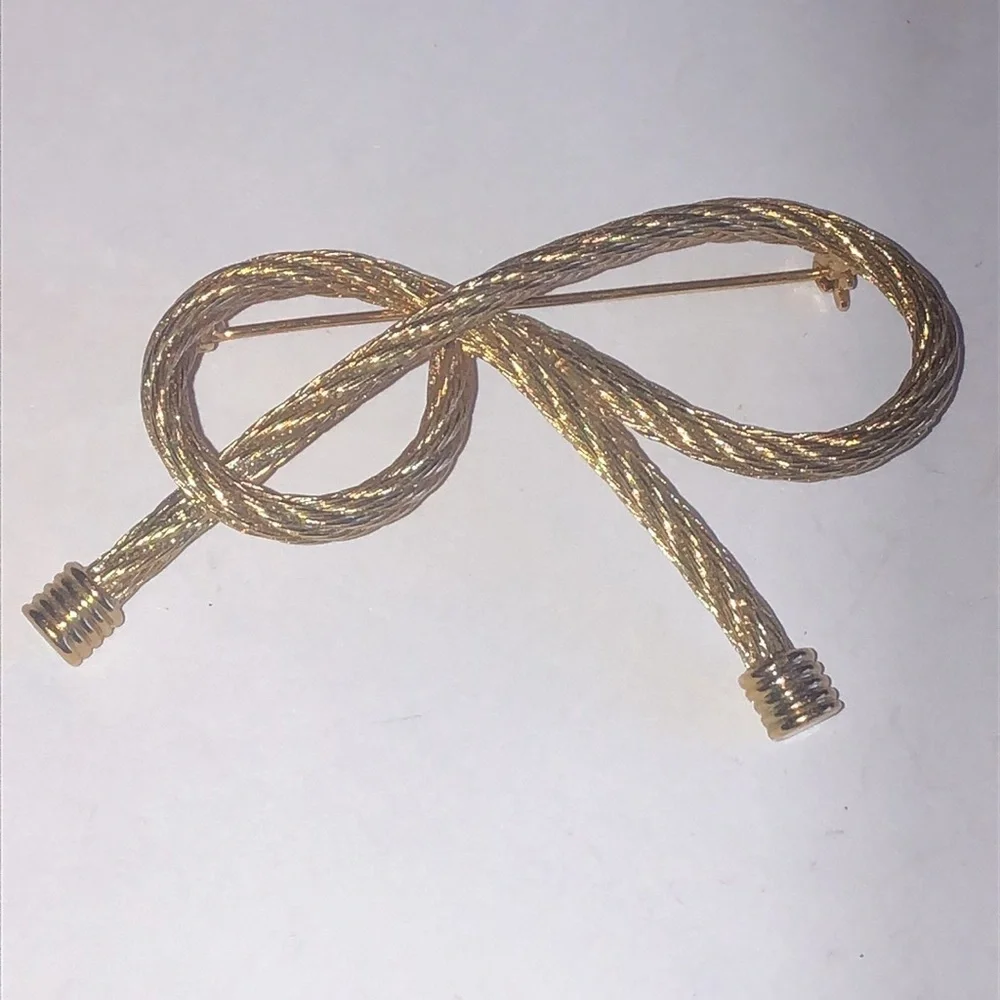 Vintage Gold Tone Twisted Rope Retro Boho Brooch
